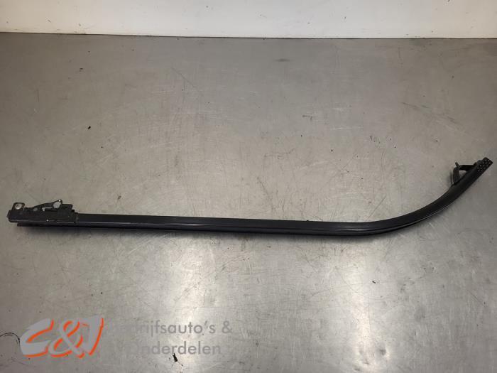 Schuifdeur Rail rechts van een Mercedes Vito, Auto-onderdelen, Carrosserie en Plaatwerk, Mercedes-Benz, Gebruikt, 3 maanden garantie