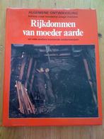 Rijkdommen van moeder Aarde, Ophalen of Verzenden, Gelezen, Natuur algemeen