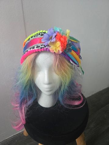 Opgemaakte hoofdband carnaval beschikbaar voor biedingen