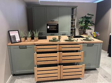 SHOWROOM KEUKEN 2021 - Van €16.795 voor €8.950 bodemprijzen