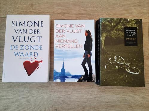 Diverse boeken Simone van der Vlugt, Boeken, Thrillers, Gelezen, Nederland, Ophalen of Verzenden