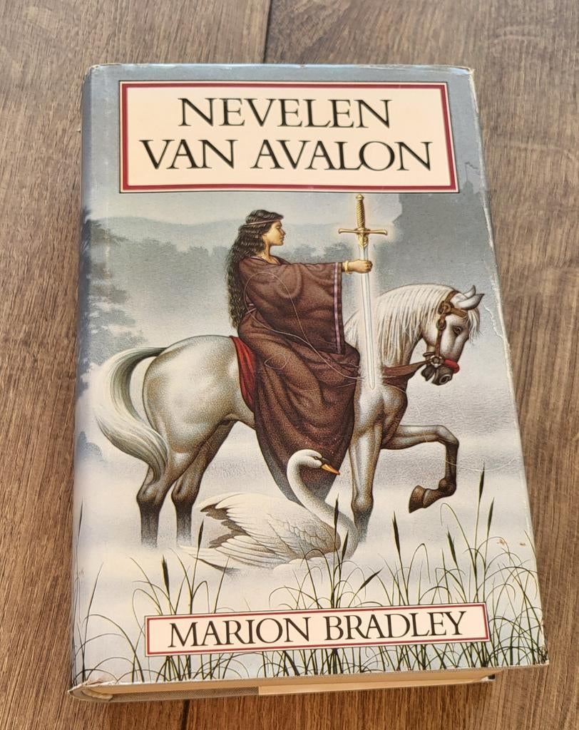 Nevelen van Avalon - Marion Bradley, Boeken, Ophalen, Gelezen, Marion Bradley