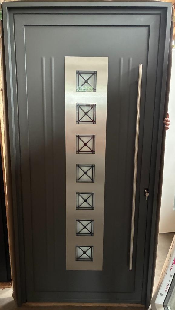 Aluminium voordeur 105 x 220 cm Rechts kleur Grijs 7043, Doe-het-zelf en Verbouw, Deuren en Horren, Nieuw, Buitendeur, 215 cm of meer