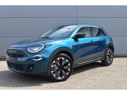 Fiat 600 600e La Prima 54 kWh NIEUW OP VOORRAAD! (bj 2025), Auto's, Fiat, Bedrijf, Te koop, 600E, ABS, Achteruitrijcamera, Adaptive Cruise Control