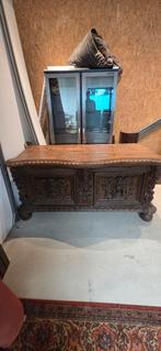 Antieke houten kast / dressoir met houtsnijwerk, Huis en Inrichting, Barren, Ophalen, Gebruikt