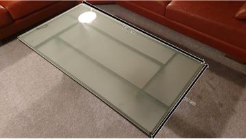 Glazen Koffietafel beschikbaar voor biedingen