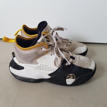 Jordan sneakers jongen 36 Nike beschikbaar voor biedingen