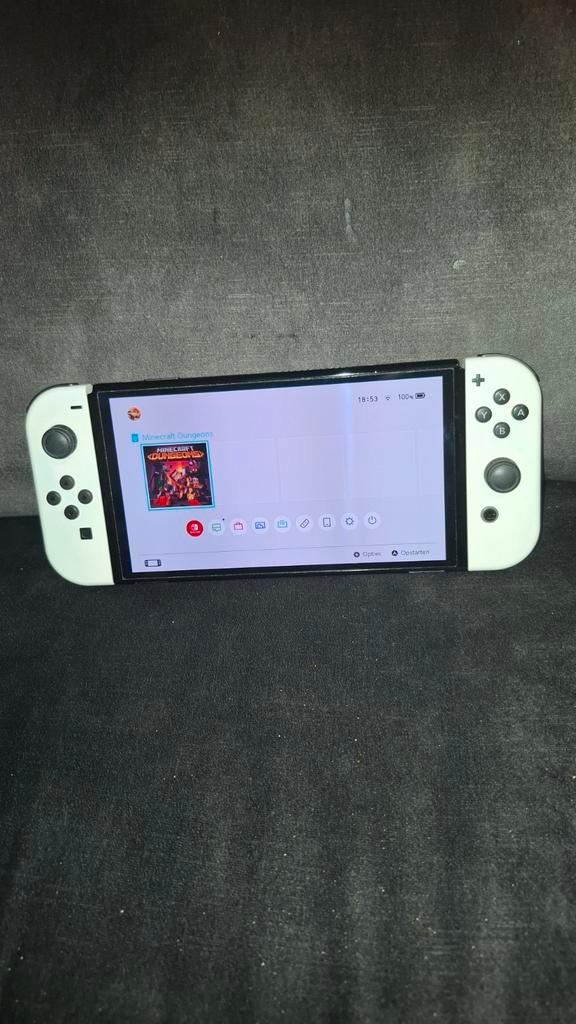 Nintendo Switch OLED - Wit, Spelcomputers en Games, Spelcomputers | Nintendo Switch, Zo goed als nieuw, Switch OLED, Met 2 controllers