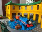 Thomas Treinstation incl. Thomas de trein op batterijen., Ophalen, Zo goed als nieuw, Complete set