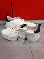 Diadora schoenen, Wit, Nieuw, Ophalen of Verzenden, Sneakers of Gympen