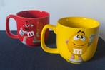 2 Verschillende grote mokken van M&M’s. Rood en Geel., Ophalen of Verzenden, Zo goed als nieuw, Gebruiksvoorwerp