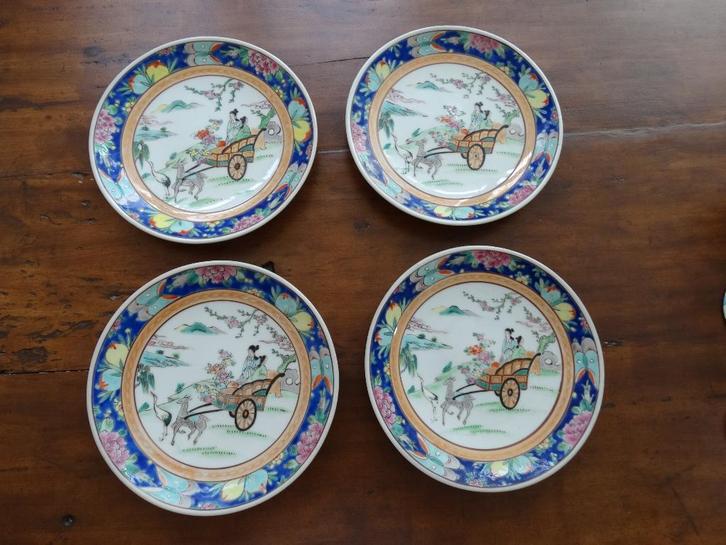 Set van 4 Japanse borden dames in kar met hert en kraanvogel, Antiek en Kunst, Antiek | Porselein, Ophalen