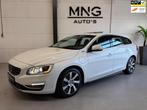 Volvo V60 2.4 D6 AWD Plug-In Hybrid|PANO|CAMERA|ACC|NAP|VOL!, Auto's, Volvo, Automaat, Zwart, Adaptive Cruise Control, Wit