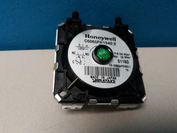 Luchtdrukschakelaar Radson Nox HRC 25 (paars)  87229663300, Doe-het-zelf en Verbouw, Verwarming en Radiatoren, Nieuw, Cv-ketel of Combi-ketel