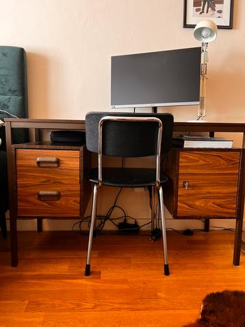 Bureau 60s 70s beschikbaar voor biedingen