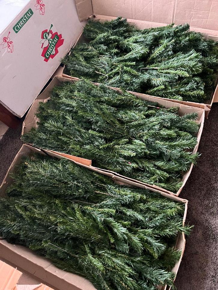 Partij losse takken van kerstboom . Decoratie , versiering ., Diversen, Kerst, Ophalen