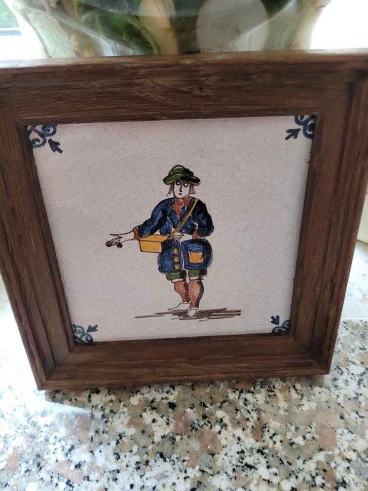 Makkum Tegel met Lijst - Friese Folklore, Antiek en Kunst, Antiek | Wandborden en Tegels, Ophalen of Verzenden