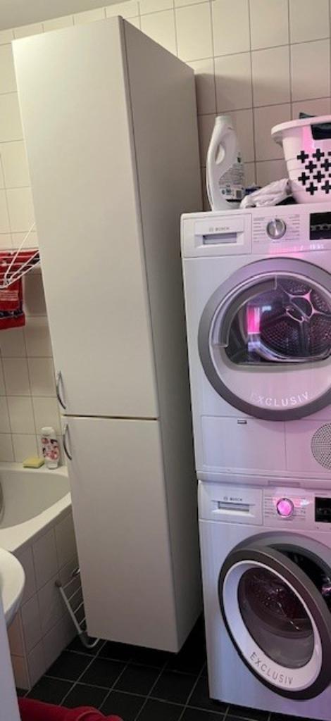 Hoge staande badkamerkast wit, Huis en Inrichting, Badkamer | Badkamermeubels, Gebruikt, (Half)hoge kast, 200 cm of meer, Minder dan 50 cm