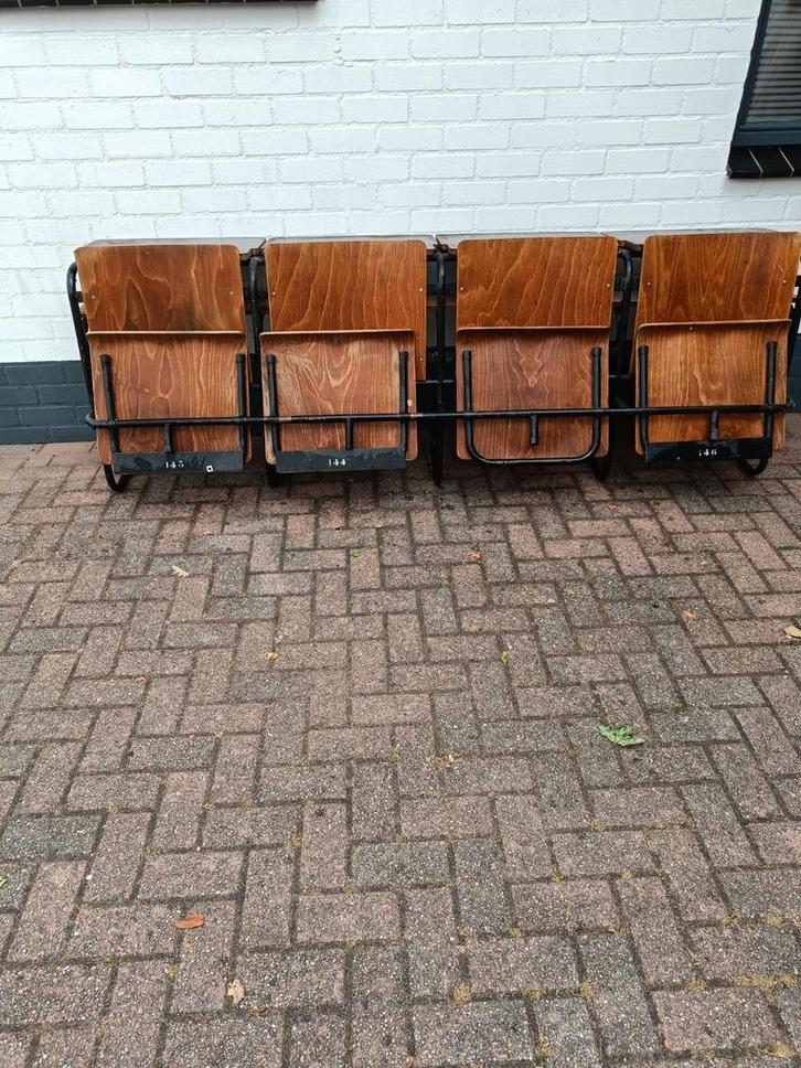 Oude bioscoop stoelen, Antiek en Kunst, Antiek | Meubels | Stoelen en Banken, Ophalen