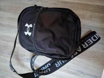 Under Armour schoudertas beschikbaar voor biedingen