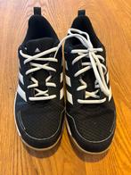 Zaalschoenen adidas mt 39 1/3, Kleding | Heren, Schoenen, Ophalen of Verzenden, Zo goed als nieuw, Zwart, Sportschoenen