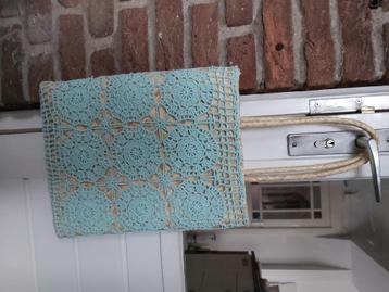 Retro tas gehaakt met stevige binnenzijde mint prima staat  beschikbaar voor biedingen