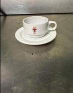 33 koffie kopjes met schoteltjes nieuw in doos, Ophalen, Zo goed als nieuw, Overige stijlen, Kop(pen) en/of Schotel(s)