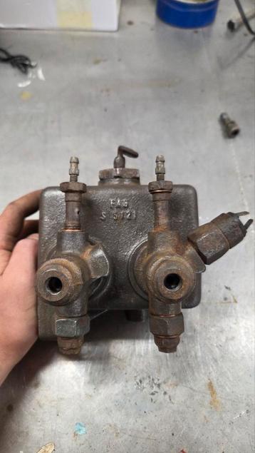 Deutz hoofdremcilinder ( 8006 10006 13006) beschikbaar voor biedingen
