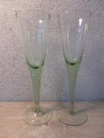Groene glazen champagneglazen uraniumglas ?, Antiek en Kunst, Antiek | Glas en Kristal, Ophalen of Verzenden
