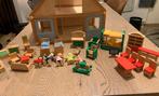 Houten Poppenhuis met Meubels en Poppen, Ophalen of Verzenden, Gebruikt, Poppenhuis