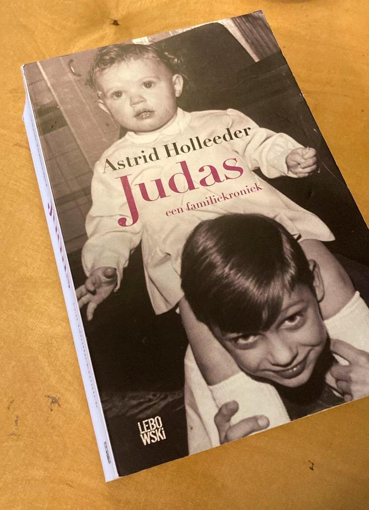 Astrid Holleeder - Judas, Boeken, Detectives, Gelezen, Ophalen of Verzenden