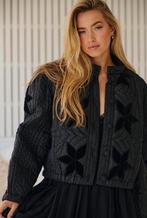 Zwart kort doorgestickt jack van free people met bloemen, Ophalen of Verzenden, Zo goed als nieuw, Zwart