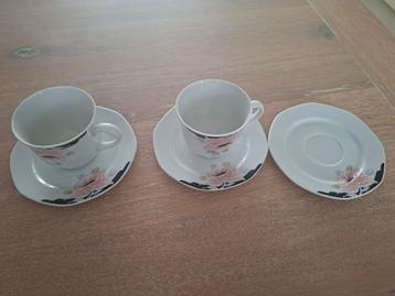 Vintage Bavaria kopjes en schoteltjes beschikbaar voor biedingen