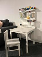 Tafeltje wand en stoeltje, Kinderen en Baby's, Kinderkamer | Tafels en Stoelen, Ophalen, Zo goed als nieuw, Tafel(s) en Stoel(en)