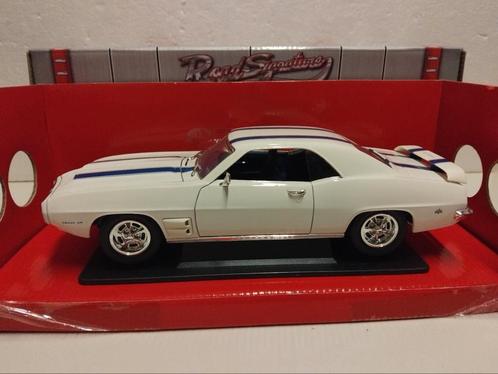 Pontiac Firebird Trans AM blue stripes Signature 1:18 KRD, Hobby en Vrije tijd, Modelauto's | 1:18, Zo goed als nieuw, Auto, Overige merken