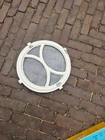 Oud beweegbaar stal raampje rond, Ophalen, Zo goed als nieuw, Minder dan 80 cm, Minder dan 80 cm