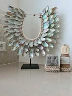 Abalone schelpenketting op standaard 1 uit Bali, Huis en Inrichting, Woonaccessoires | Kransen, Ophalen of Verzenden, Tropical home