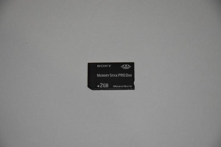 PlayStation Portable (PSP) : Sony Memory Stick DUO 2GB, Spelcomputers en Games, Games | Sony PlayStation Portable, Zo goed als nieuw