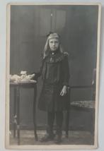 fotokaart jong meisje strik kruisje 1910/20's, Gebruikt, Verzenden, Foto, Voor 1940
