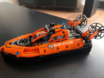 LEGO Technic Hovercraft 42120 beschikbaar voor biedingen