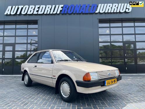 Ford Escort 1.1 Laser NLAuto/Uniek 1Ste Eigenaar 37.000km! O, Auto's, Ford, Te koop, Escort, Metallic lak, Benzine, Hatchback