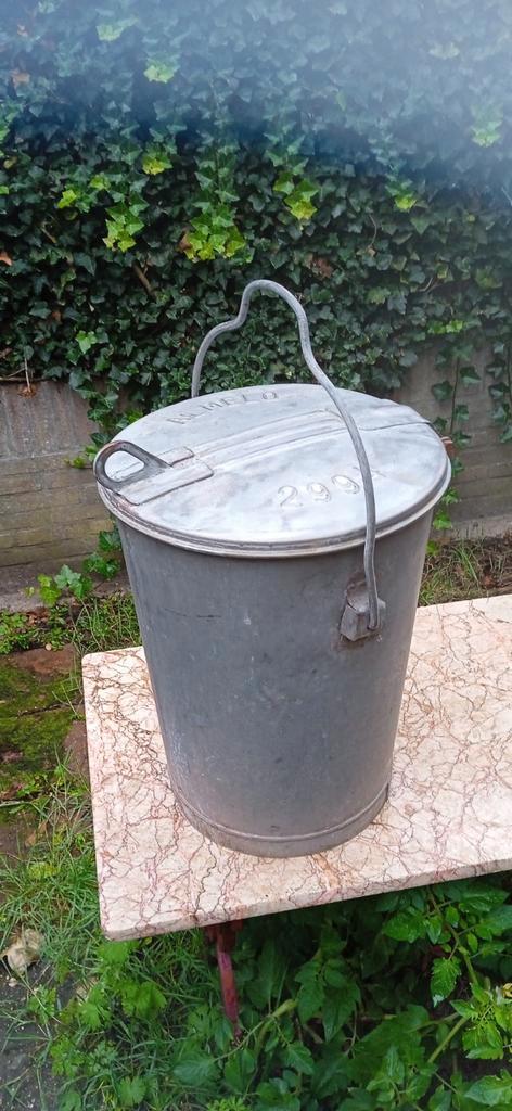 Vintage zinken vuilnisemmer met Deksel - Almelo 2994, Huis en Inrichting, Emmers, Gebruikt, IJzer, Met deksel, Met handgreep, Ophalen of Verzenden