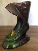 LAARS MET GELE ROOS STAAND BEELD SCHOENMAKER, Ophalen of Verzenden, Nieuw, Overige typen