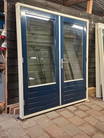 Openslaande deuren. Tuindeuren. Terras deuren. Pui beschikbaar voor biedingen