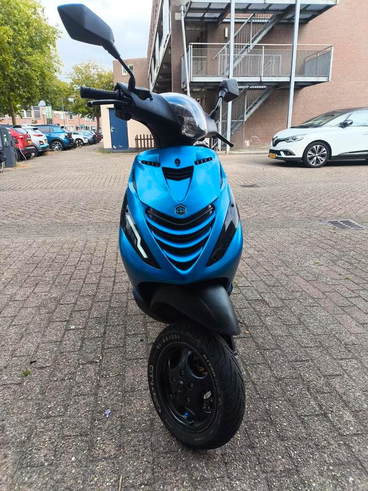 Piaggio zip 4t 2023 iget brom 45km geel kenteken 1 eigenaar, Fietsen en Brommers, Scooters | Overige merken, Zo goed als nieuw