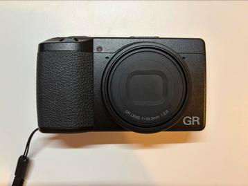 Ricoh GR III HDF – Compact camera + filter & lens adapter beschikbaar voor biedingen