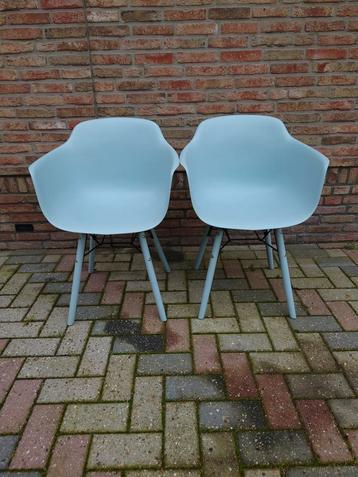 2 Iceblue Mae Kuipstoelen - Design Stoelen beschikbaar voor biedingen
