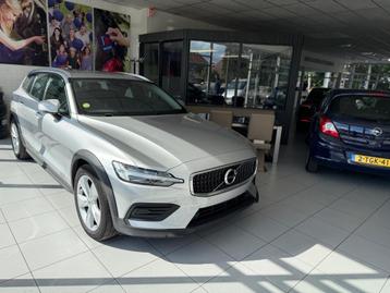 Volvo V60 Cross Country 2.0 B5 AWD Pro beschikbaar voor biedingen