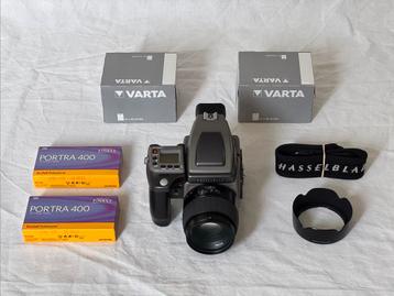 Hasselblad H1 + HC 1:2.8/80mm + HM 16-32 film back + extra’s beschikbaar voor biedingen