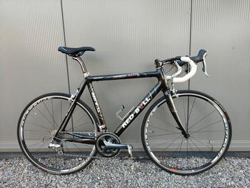 Red Bull Carbon X-Lite racefiets!
56cn. Dura-Ace. UNIEK! beschikbaar voor biedingen